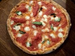 Regina Margherita al filetto di pomodoro